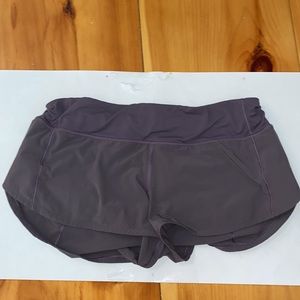 Lululemon speed up shorts (size 6, 2.5")
